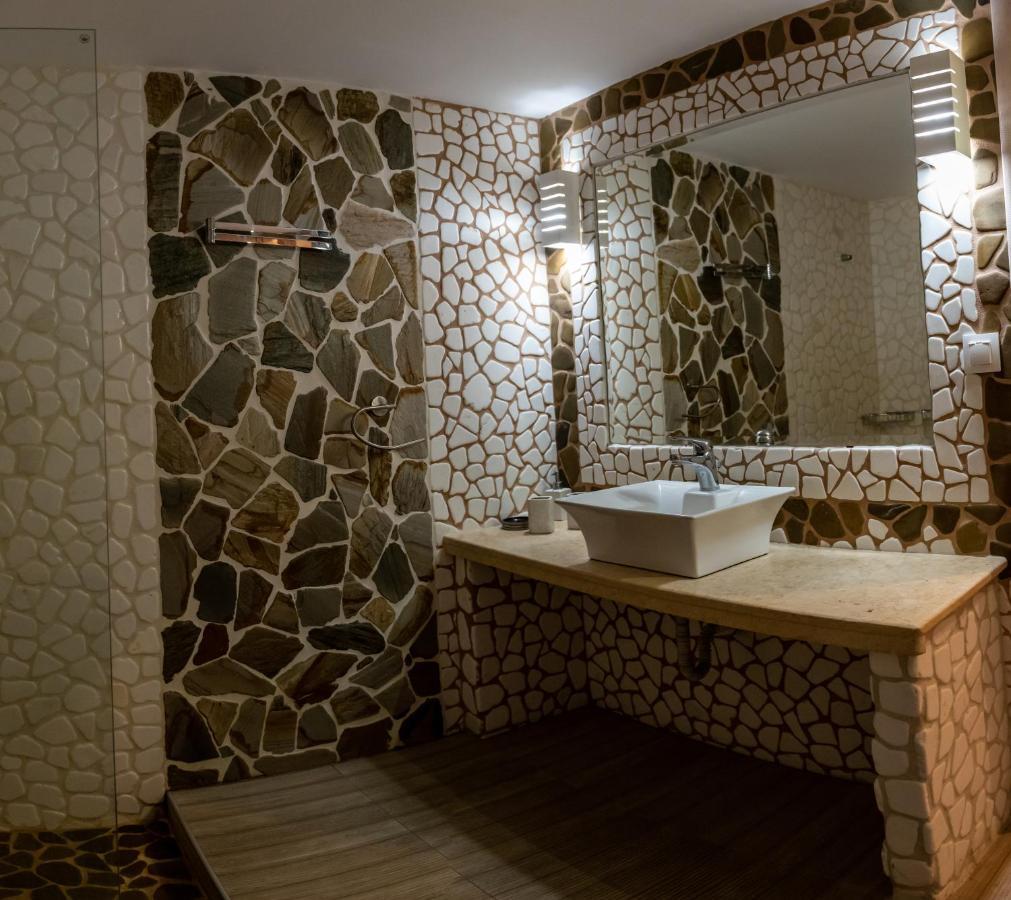 Evdokia's And Apartment Neos Marmaras